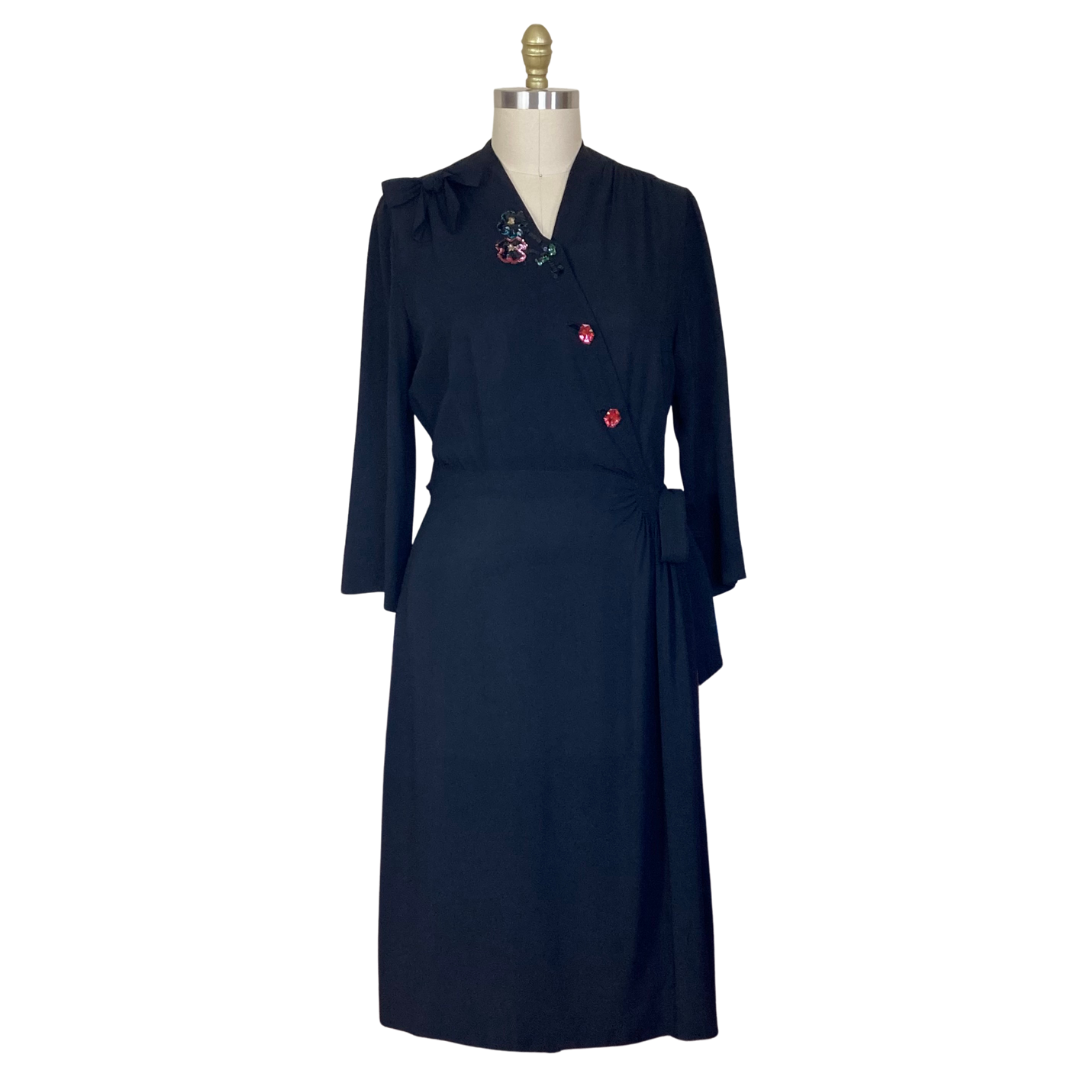 1940s FLORAL BEADED APPLIQUE CREPE DRESS - LO QUE FUE BOUTIQUE Lo Que Fue Boutique 1940s FLORAL BEADED APPLIQUE CREPE DRESS - LO QUE FUE BOUTIQUE Lo Que Fue Boutique